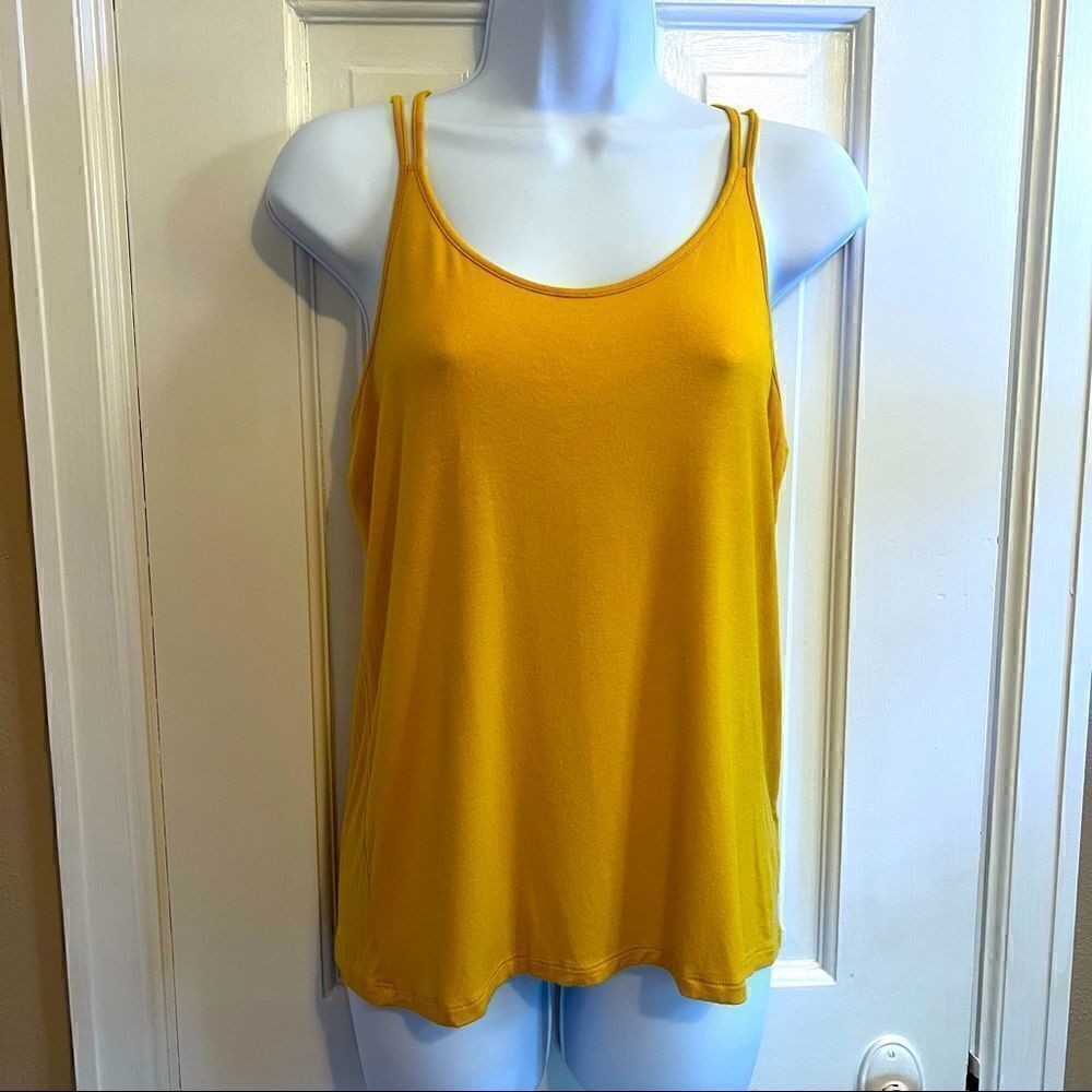✅(free) 💛 Yellow tank top